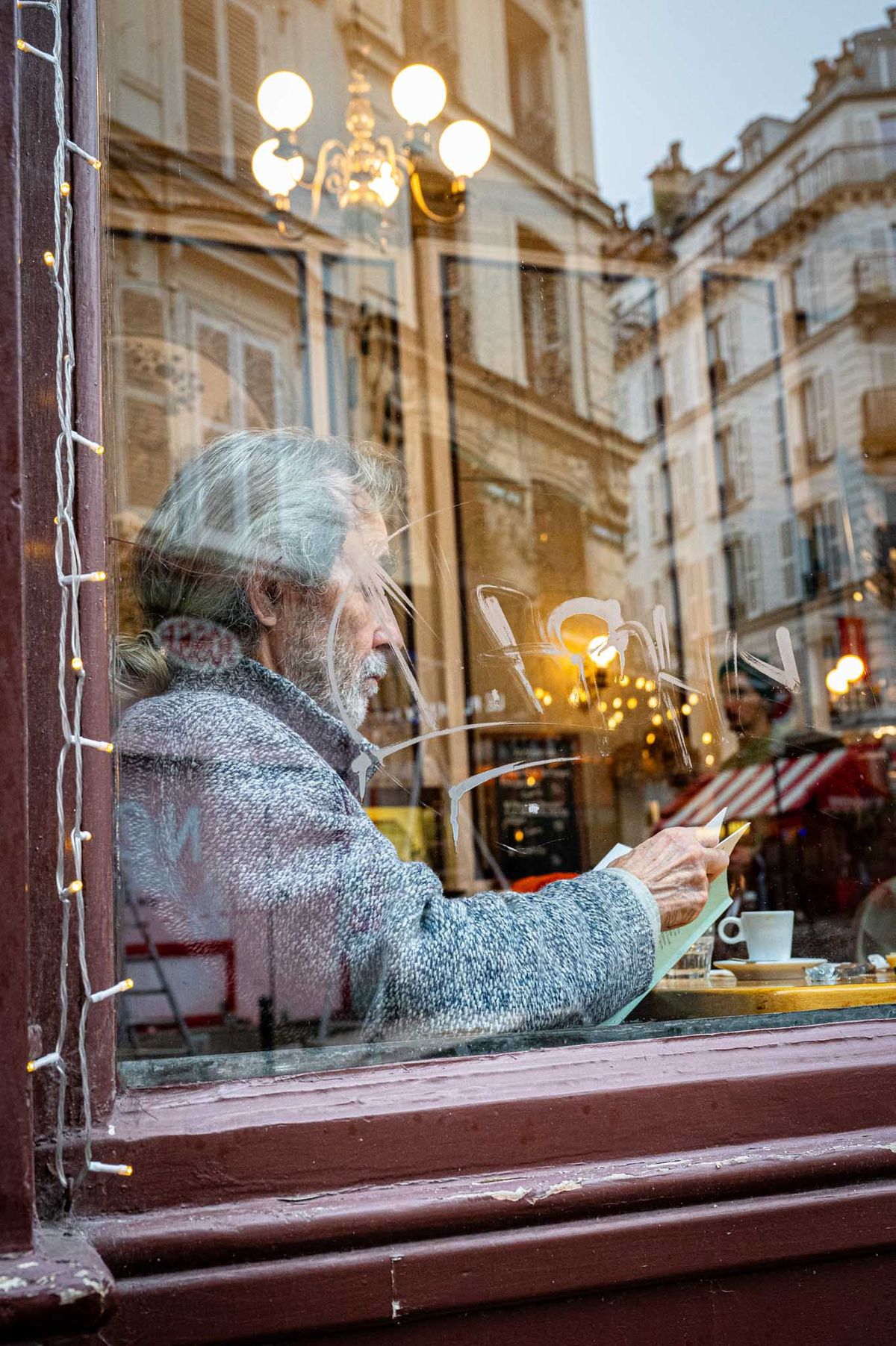 In den Caf&eacute;s und Restaurants sitzt immer jemand