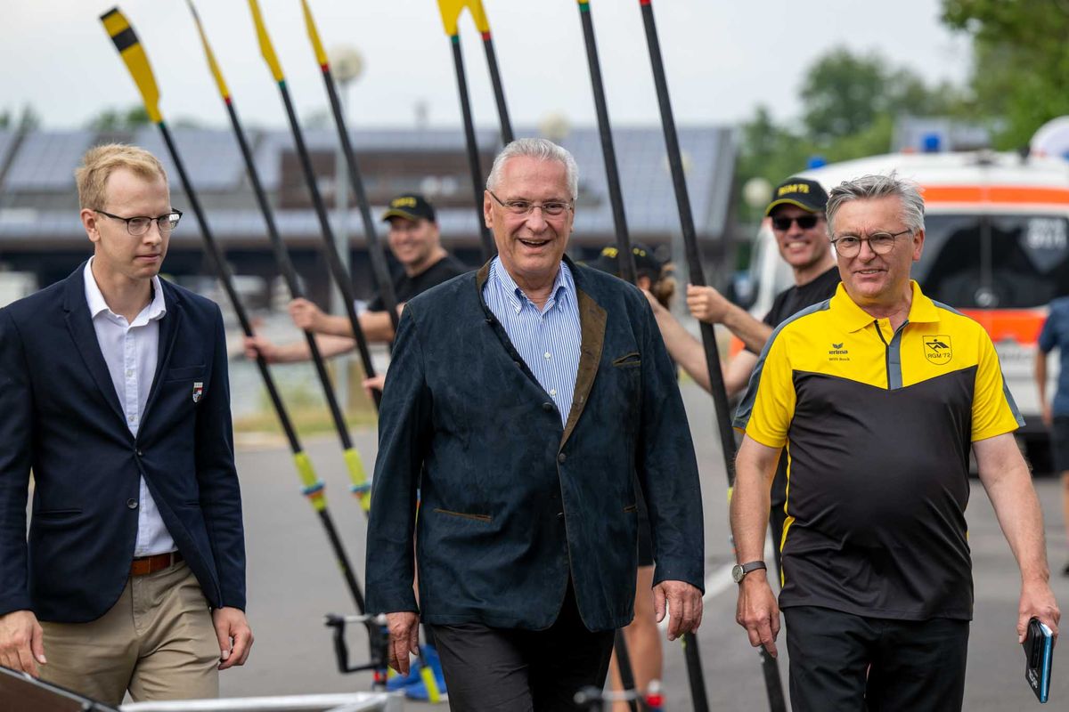 25.7.2022 - Innenminister Joachim Herrmann und RGM1972 Vorstand Willi Bock bei den 50. Bayrischen Meisterschaften Rudern (Bild vom 23.7.2022)