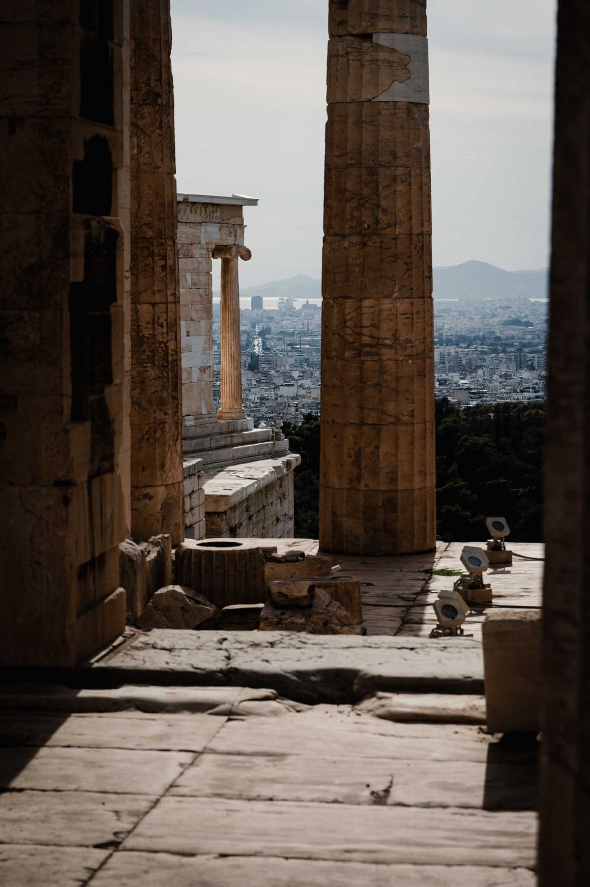 Durch den Tempel der Athene nach Pir&auml;us