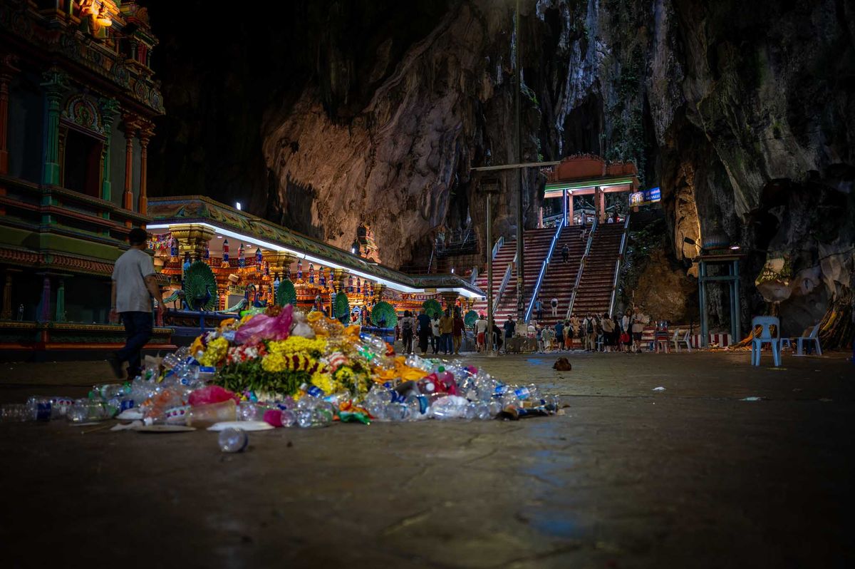 Batu Caves am Tag nach dem Thaipusam Festival mit 2 Millionen Besuchern